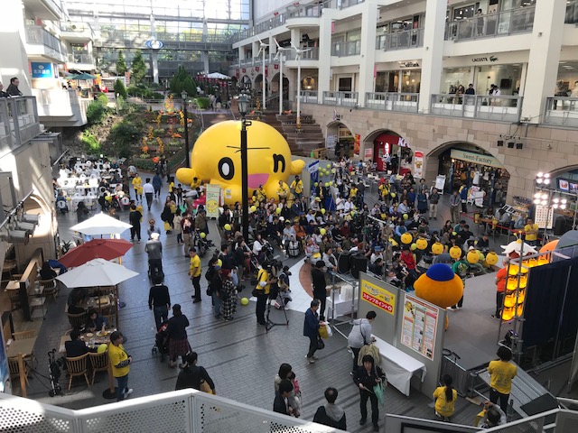 わいわいガヤガヤ・・・。